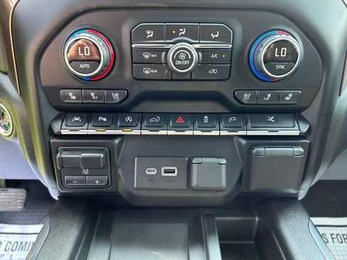 Used 2019 Chevrolet Silverado 1500 High Country w/ High Country Premium Package AWD/4WD image 22