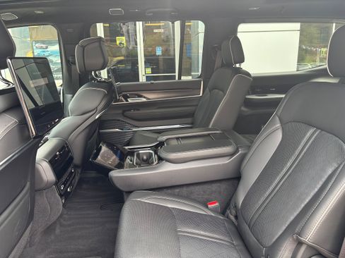 Certified 2025 Jeep Grand Wagoneer Series II Obsidian w/ Quick Order Packagew 28T AWD/4WD image 14
