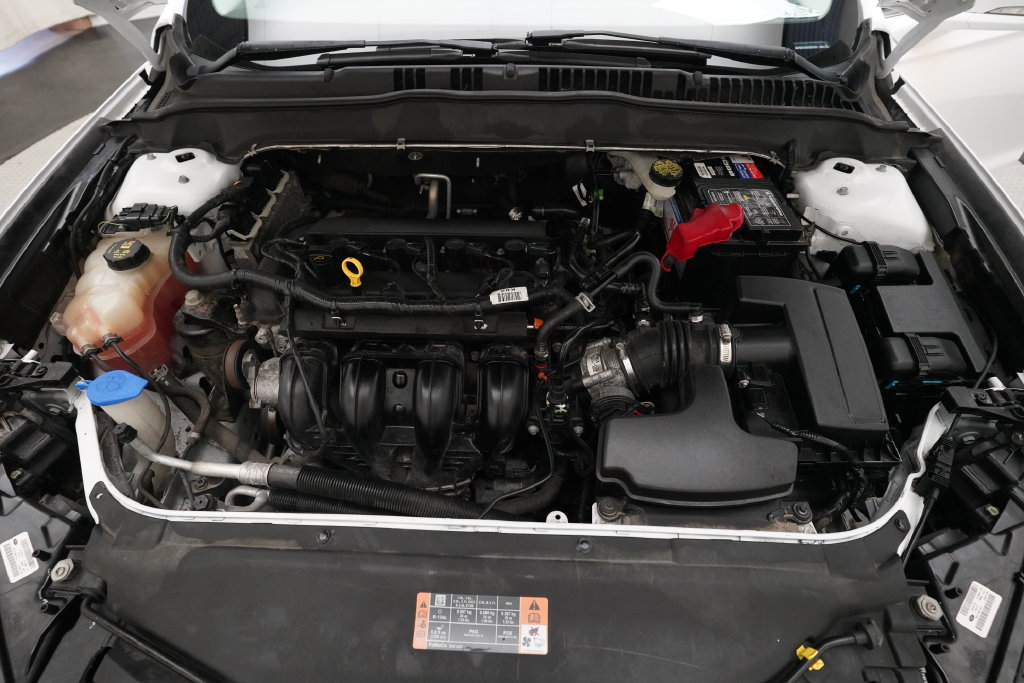 Used 2016 Ford Fusion SE FWD image 3
