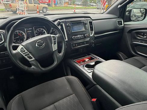 Used 2018 Nissan Titan SV w/ SV Convenience Package RWD image 19