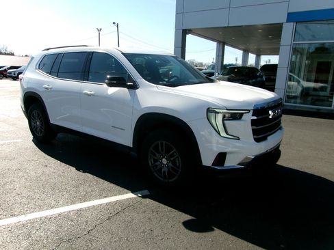 Used 2025 GMC Acadia Elevation image 9