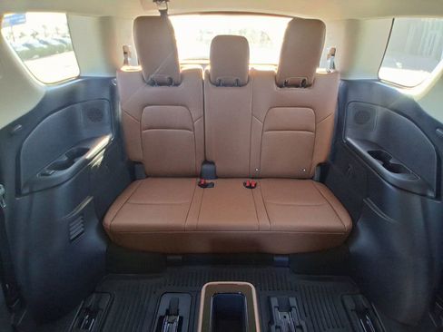 New 2026 Nissan Pathfinder Platinum AWD/4WD image 38