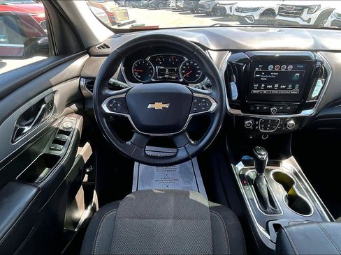 Used 2018 Chevrolet Traverse LT FWD image 5