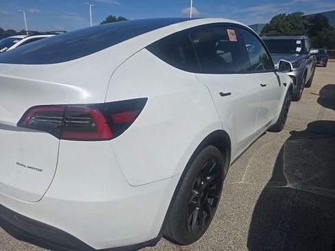 Used 2023 Tesla Model Y Long Range AWD/4WD image 5