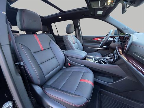 Used 2024 Chevrolet Traverse RS w/ LPO, Floor Liner Package image 18