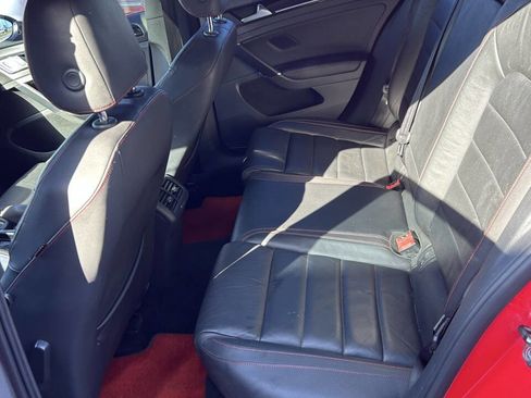 Used 2015 Volkswagen GTI SE image 18