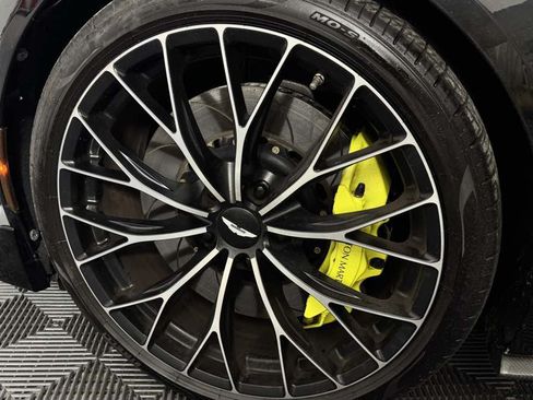 Used 2022 Aston Martin V8 Vantage Coupe RWD image 11