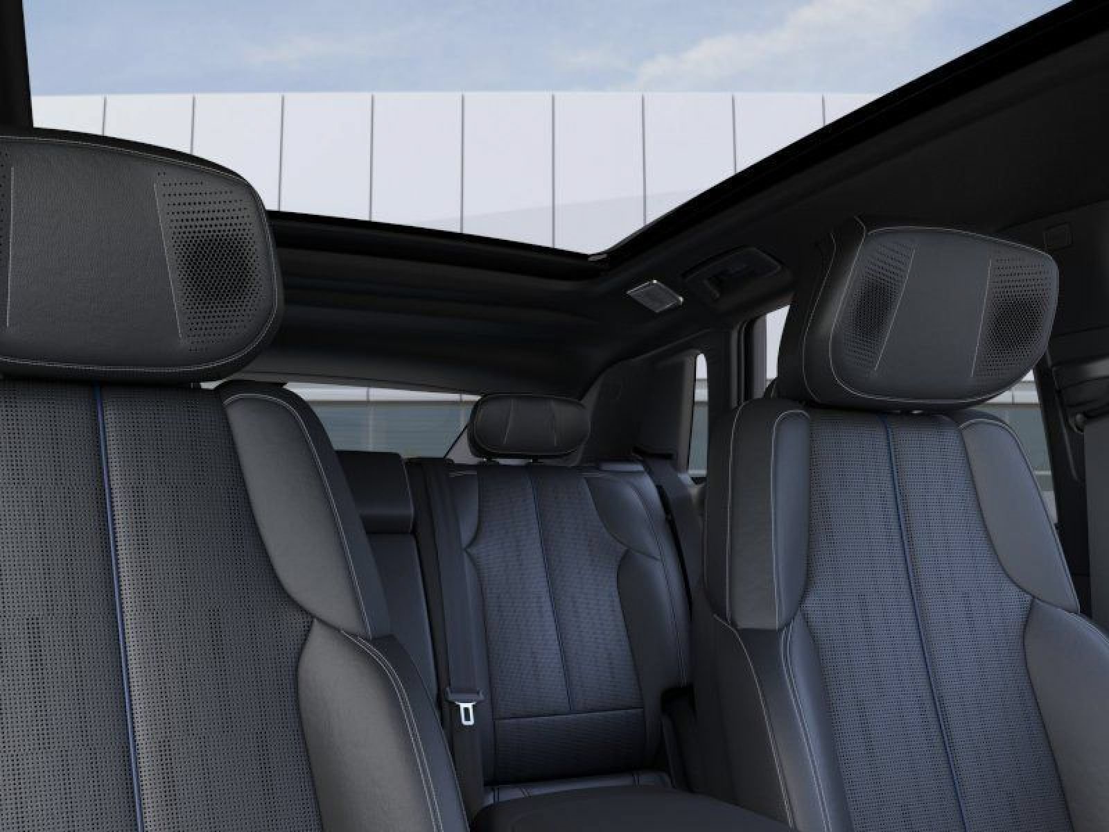 New 2027 Cadillac Lyriq Premium Luxury w/ LPO, Floor Liner Package AWD/4WD image 24
