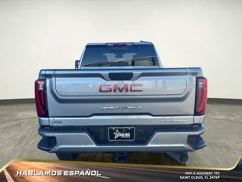 Used 2025 GMC Sierra 2500 Denali image 5