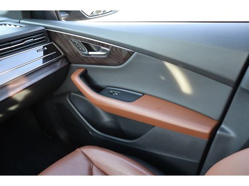 Used 2021 Audi Q8 Premium Plus w/ Premium Plus Package AWD/4WD image 26