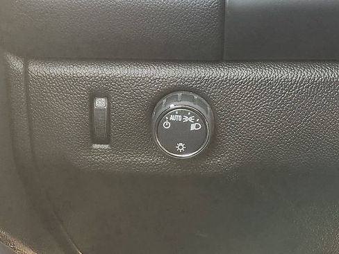 Used 2022 Chevrolet Colorado LT w/ Fleet Safety Package image 22