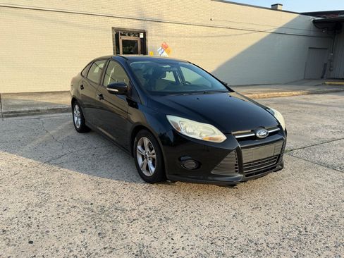 Used 2014 Ford Focus SE FWD image 3