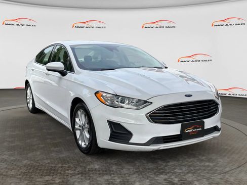 Used 2019 Ford Fusion SE FWD image 5