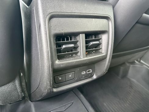 Used 2020 Cadillac XT4 Premium Luxury image 22