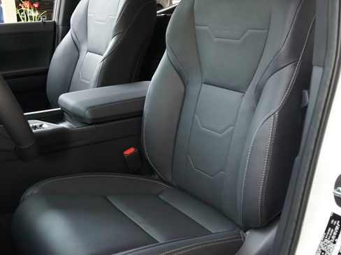 Used 2026 Lexus GX 550 image 9