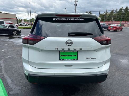 Used 2024 Nissan Rogue SV AWD/4WD image 6