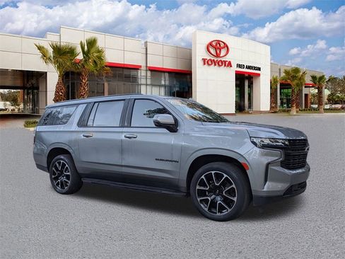 Used 2023 Chevrolet Suburban RST w/ Luxury Package image 2