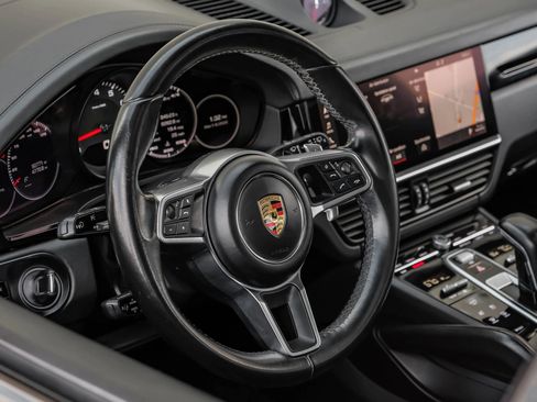Used 2021 Porsche Cayenne image 18