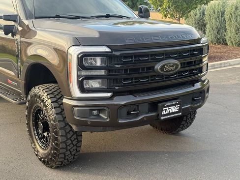 Used 2024 Ford F350 Lariat w/ Lariat Ultimate Package AWD/4WD image 3
