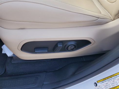 Used 2022 Jeep Grand Cherokee Limited image 16