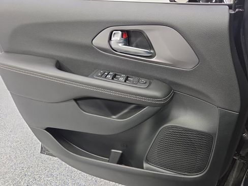 New 2026 Chrysler Voyager LX FWD image 27