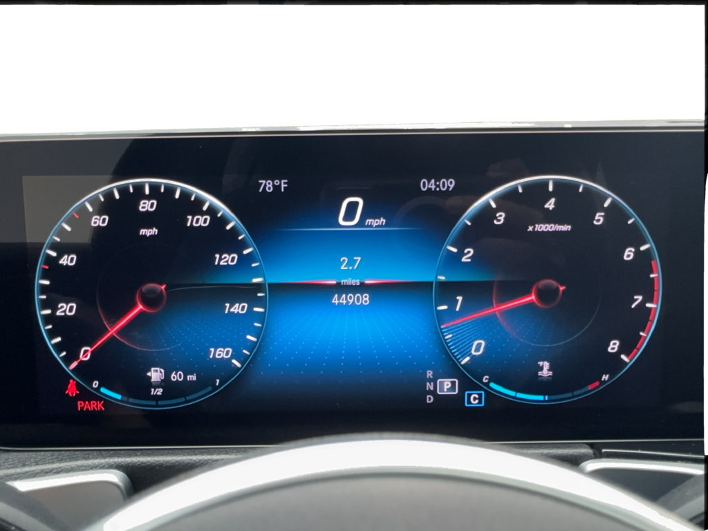 Used 2022 Mercedes-Benz GLB 250 4MATIC w/ Premium Package Lite image 39