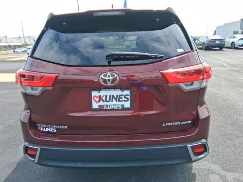 Used 2017 Toyota Highlander Limited AWD/4WD image 9