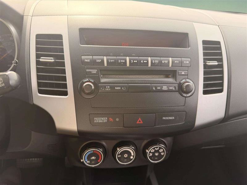 Used 2010 Mitsubishi Outlander SE FWD image 19