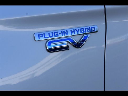 Used 2021 Mitsubishi Outlander GT image 48