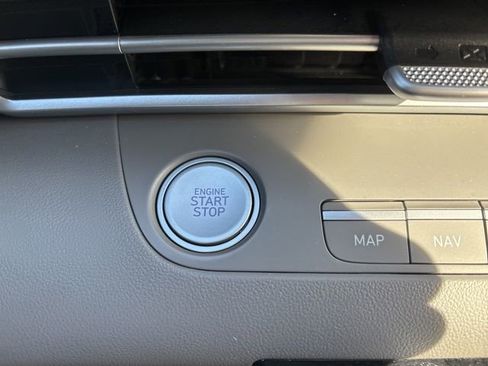 Used 2023 Hyundai Elantra SEL w/ Convenience Package image 31