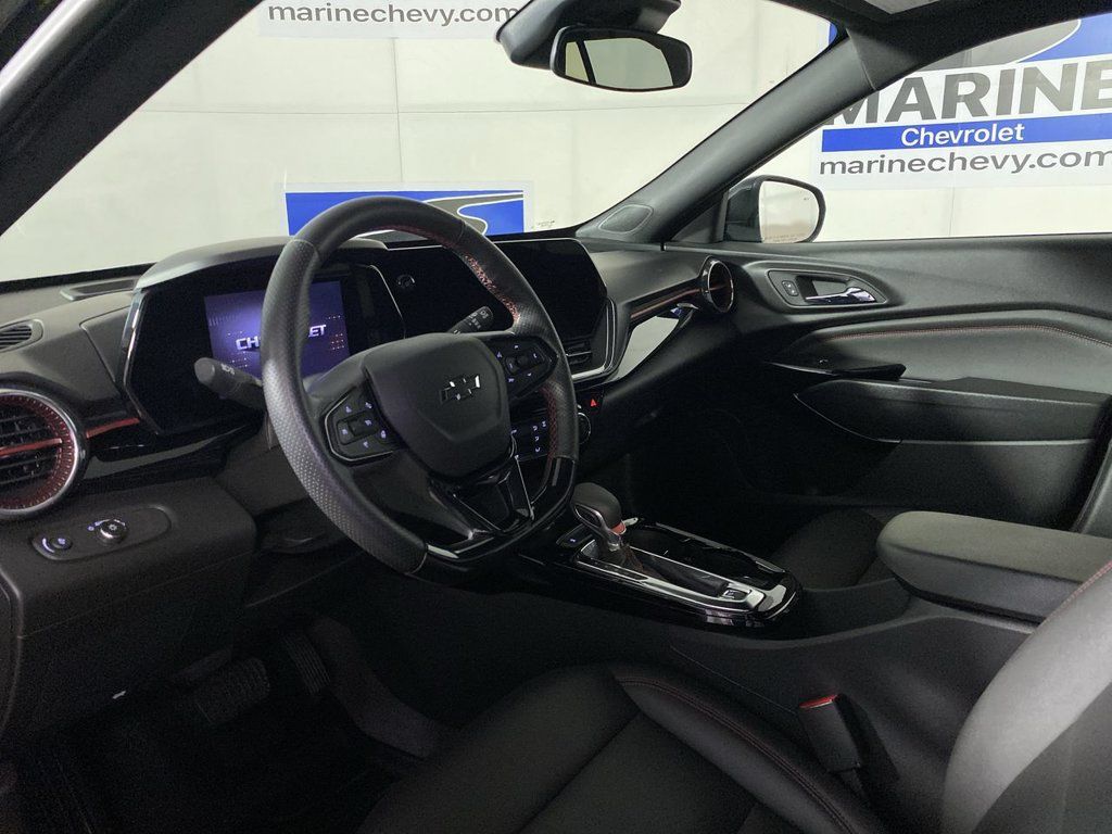 Used 2025 Chevrolet Trax RS w/ Driver Confidence Package FWD image 15