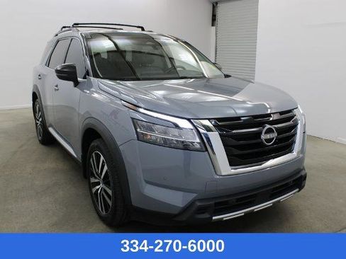 Certified 2023 Nissan Pathfinder Platinum w/ Cargo Package image 5