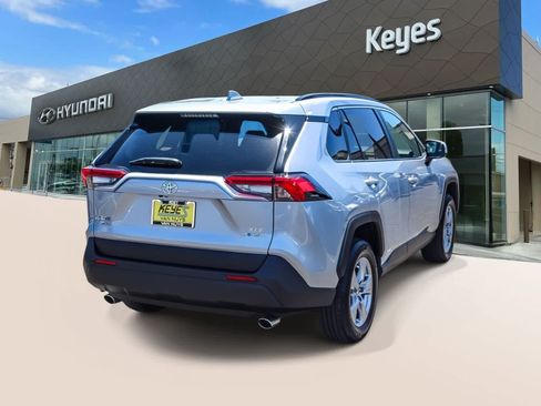 Used 2025 Toyota RAV4 XLE AWD/4WD image 4