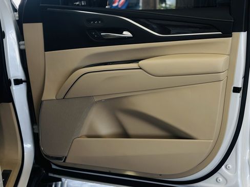 Used 2022 Cadillac Escalade Premium Luxury w/ Performance Package AWD/4WD image 44