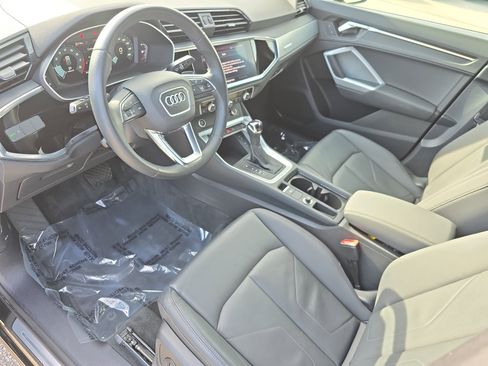 Used 2022 Audi Q3 2.0T Premium w/ Convenience Package AWD/4WD image 16