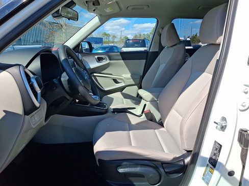 Used 2023 Kia Soul LX image 13