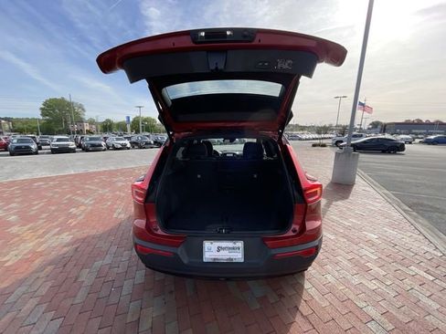 Used 2022 Volvo XC40 T5 R-Design w/ Advanced Package AWD/4WD image 34