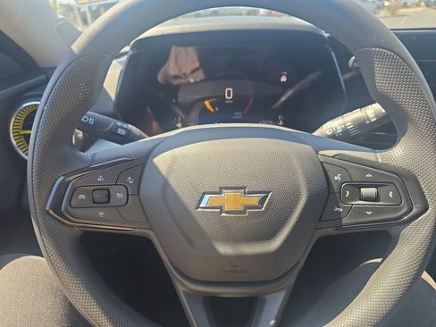 Used 2024 Chevrolet Trax LT FWD image 13
