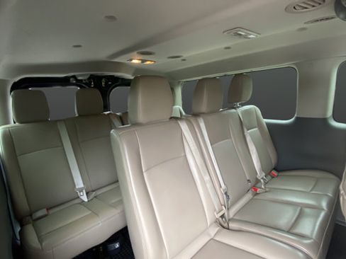 Used 2019 Nissan NV 3500 SL RWD image 26
