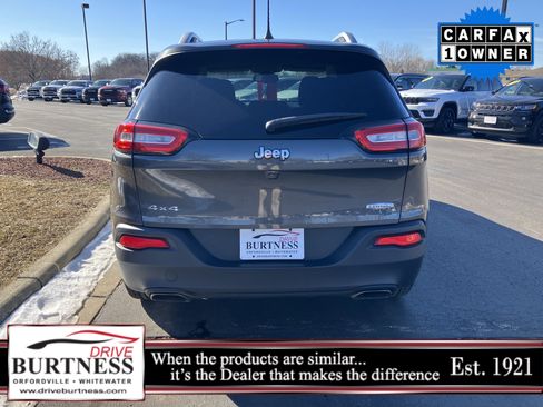 Used 2017 Jeep Cherokee Latitude w/ Cold Weather Group image 19