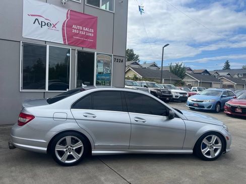 Used 2011 Mercedes-Benz C 300 4MATIC Sedan image 9