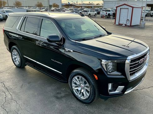 Used 2023 GMC Yukon SLT image 4