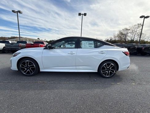 New 2025 Nissan Sentra SR w/ SR Premium Package image 8