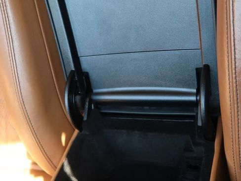 Used 2017 Jaguar XJ L Portfolio image 31