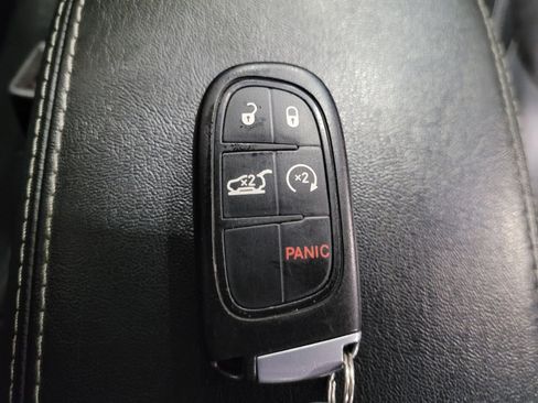Used 2019 Jeep Cherokee Limited AWD/4WD image 32