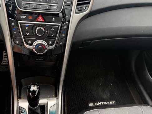 Used 2013 Hyundai Elantra GT w/ Touch & Go Pkg FWD image 16