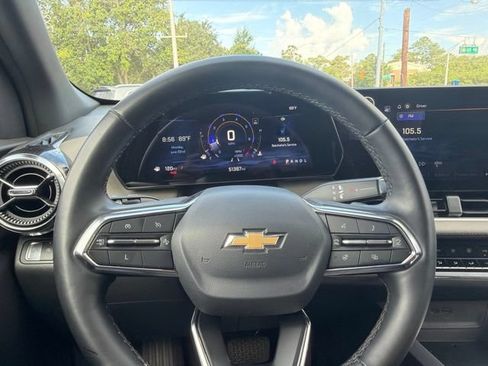 Used 2025 Chevrolet Equinox LT w/ Convenience Package II FWD image 11