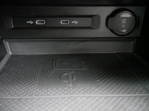 Certified 2021 Volkswagen Tiguan SE w/ Panoramic Sunroof Package image 28