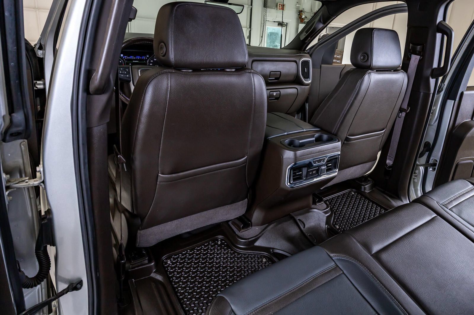 Used 2023 GMC Sierra 2500 Denali w/ Denali Ultimate Package AWD/4WD image 34