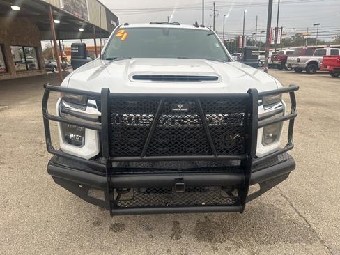 Used 2021 Chevrolet Silverado 3500 LT w/ Remote Start Package image 3